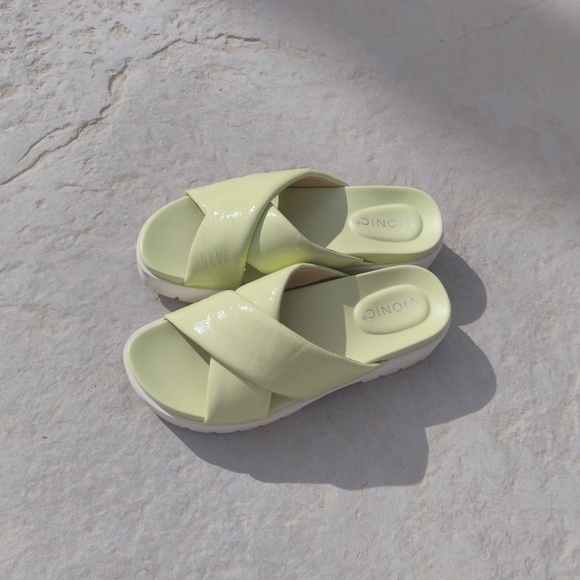 Vionic Vesta sandals size 8.5 - Picture 2 of 8